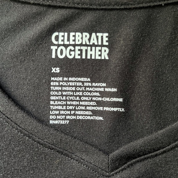 Fall In Love Tee Size XS - Picture 4 of 9